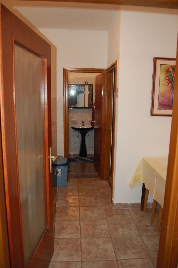 Apartments Villa Angela クルク 部屋 写真