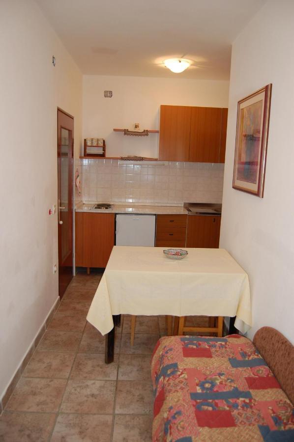 Apartments Villa Angela クルク 部屋 写真