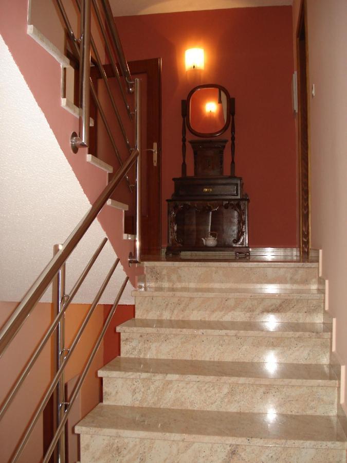 Apartments Villa Angela クルク エクステリア 写真