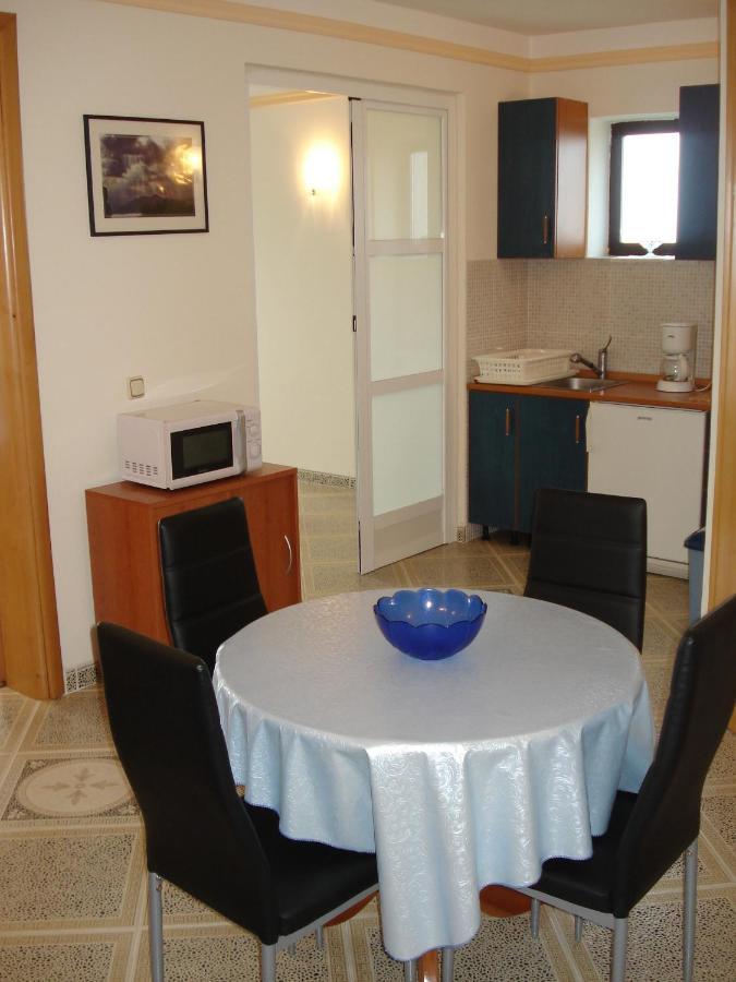 Apartments Villa Angela クルク 部屋 写真
